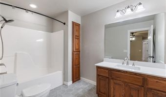 47 Cresswell Dr, Bella Vista, AR 72714