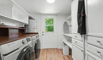 426 Demontluzin Ave, Bay St. Louis, MS 39520