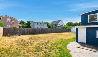 25 Stoneham St, Cranston, RI 02920