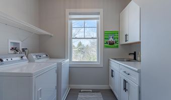 22 Sunrise Cir, Auburn, NH 03032