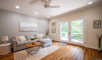 3814 N RICHMOND St, Arlington, VA 22207