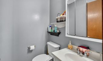 301 13th Ave NW, Altoona, IA 50009