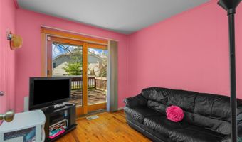 5 S Ronald Dr S, Amityville, NY 11701
