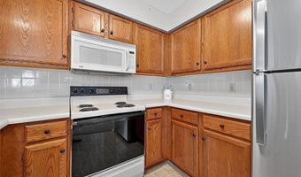 1315 Holgate Dr B, Ballwin, MO 63021