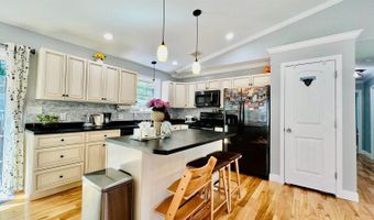 40 Ellis Ct, Bangor, ME 04401
