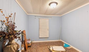 76 Railroad St, Auxier, KY 41602