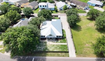 802 Old Spanish Trl, Bay St. Louis, MS 39520