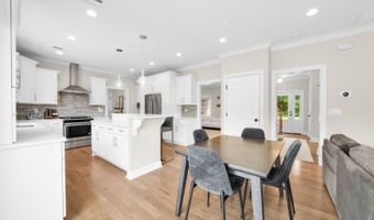 8 A Mason Ave, Bayonne, NJ 07035