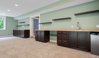 3867 Hawk Crest Rd, Ann Arbor, MI 48103