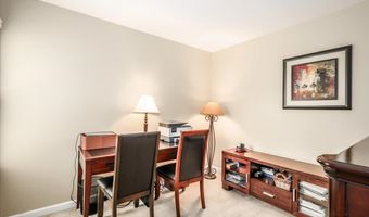 18 Lawrence Ave 18, Danbury, CT 06810