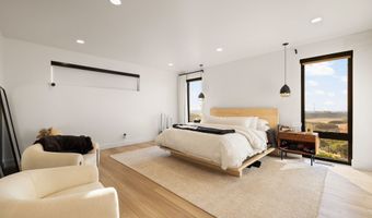 348 E HIDDEN LAKE Dr, Bountiful, UT 84010