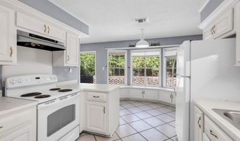2530 Old Bay Rd, Biloxi, MS 39531