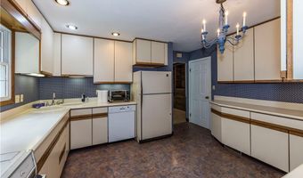2070 White Pond Dr, Akron, OH 44313