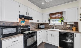 91 S Ronald Ave S, Bayville, NJ 08721