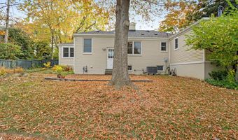 2700 N DINWIDDIE St N, Arlington, VA 22207