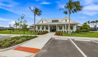 5254 WOLF CREEK Dr, Apollo Beach, FL 33572