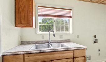601 E 3rd St, Adrian, MO 64720