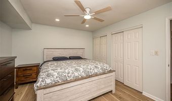 508 Arborwood Dr, Ballwin, MO 63021