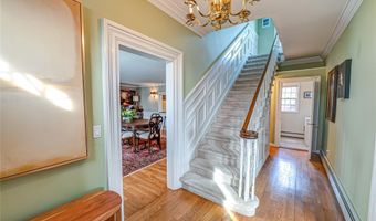 178 S Bayview Ave, Amityville, NY 11701