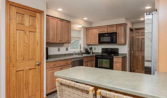 27 Grafton Dr, Bedford, NH 03110
