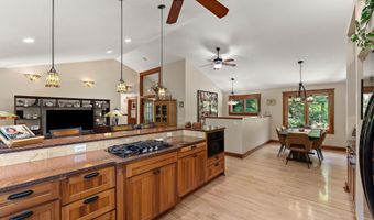 4815 120th St W, Apple Valley, MN 55124