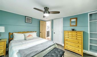 1216 E Main Rd, Middletown, RI 02842