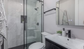 1332 G St SE 1, Washington, DC 20003