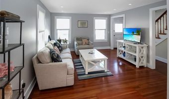 1 Conrad Ct, Newport, RI 02840
