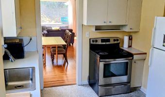 558 4TH St, Astoria, OR 97103