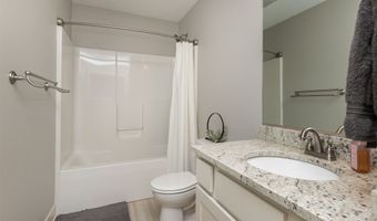 2909 SW Country Ln, Ankeny, IA 50023