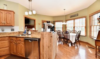 355 Connecticut Cir, Indianapolis, IN 46217