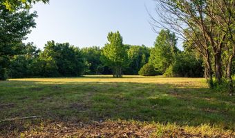 60 E Church St, Aurora, MO 65605