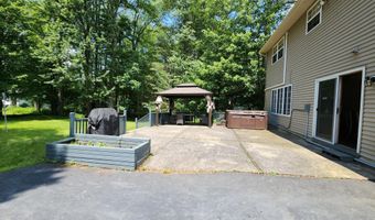 107 Birchwood Rd, Blakeslee, PA 18610
