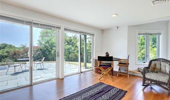 25 Fort Hill Rd, Bristol, RI 02809