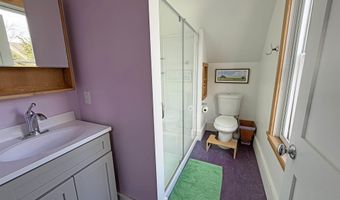 81 Chapin St, Brattleboro, VT 05301
