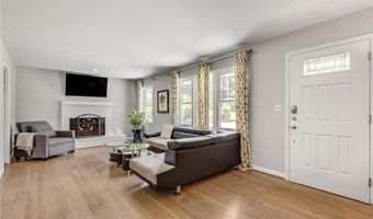 2821 Laurel Ridge Dr, Decatur, GA 30033
