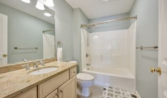 8 Pilgrim Rd, Ashland, MA 01721