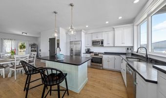 51 Bridge St, Belfast, ME 04915