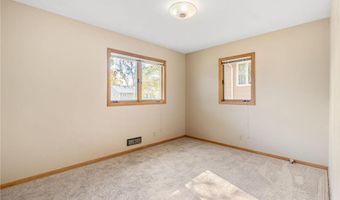 313 Glenn Rd, Albert Lea, MN 56007