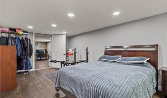 33 Fairhaven Rd, Cumberland, RI 02864