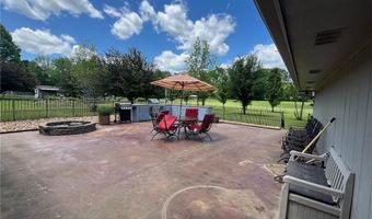 806 SE Avenue 8 Ave, Atkins, AR 72823