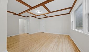 527 Harrison St, Anoka, MN 55303