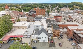 32 W Blackwell St, Andover, NJ 07801