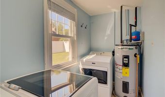 33 Spruce Ln, Bristol, RI 02809