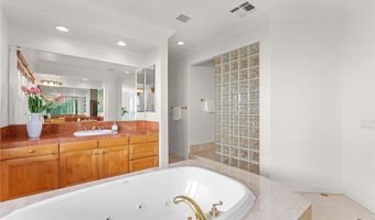5464 Shannon Rdg, San Diego, CA 92130