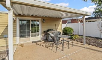 9862 Glenmont Dr, Affton, MO 63123