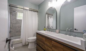 646 Dellwood Dr, Ann Arbor, MI 48103
