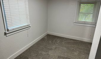 701 Thompson St, Bottineau, ND 58318