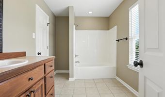 419 Sharon Oaks Ct, Benton, AR 72019
