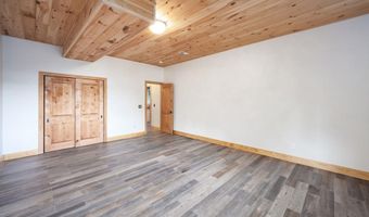 685 River Oaks Dr, Big Sandy, TN 38221
